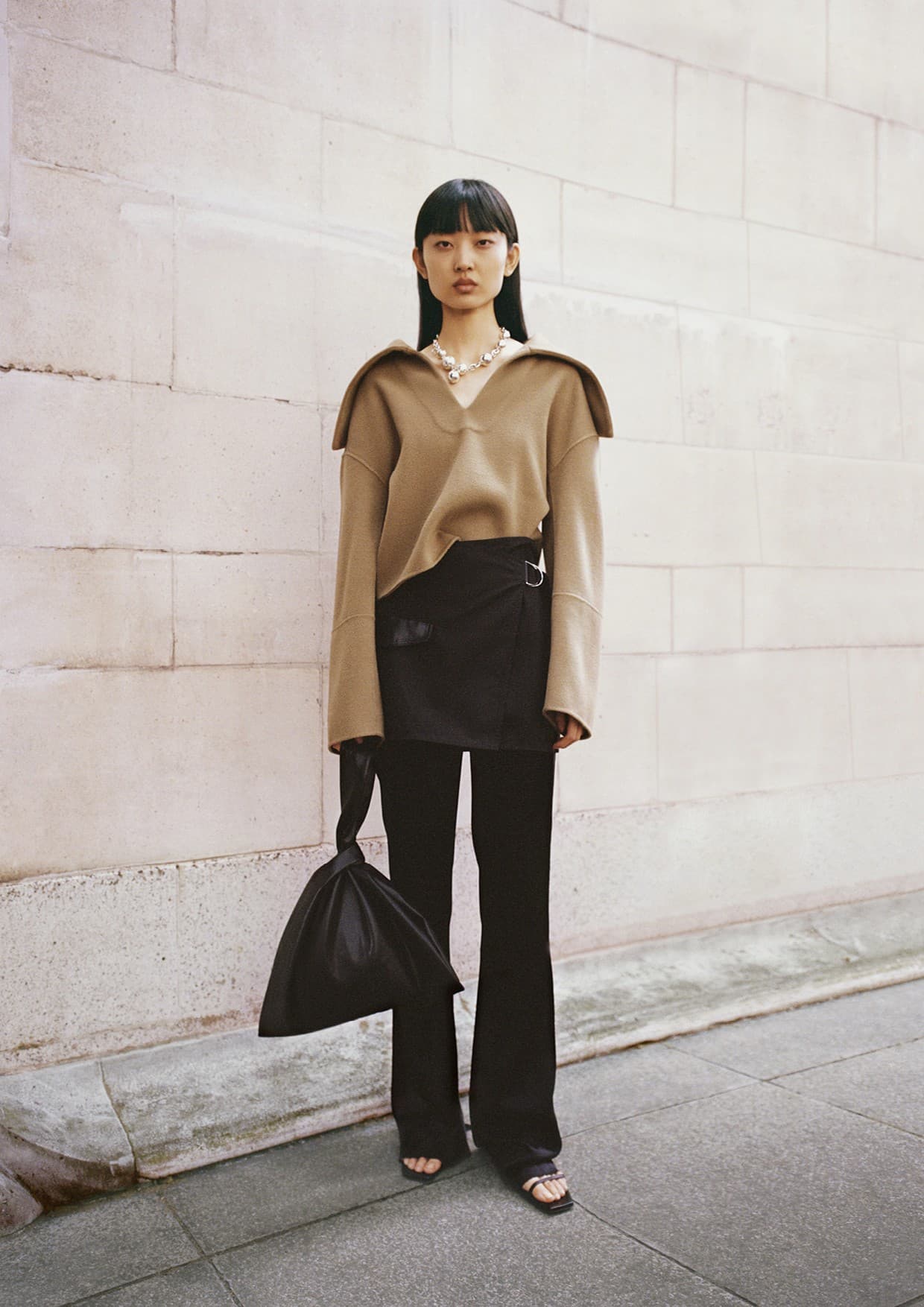 Kreativproduktion: Nanushka Women PF23-Lookbook.