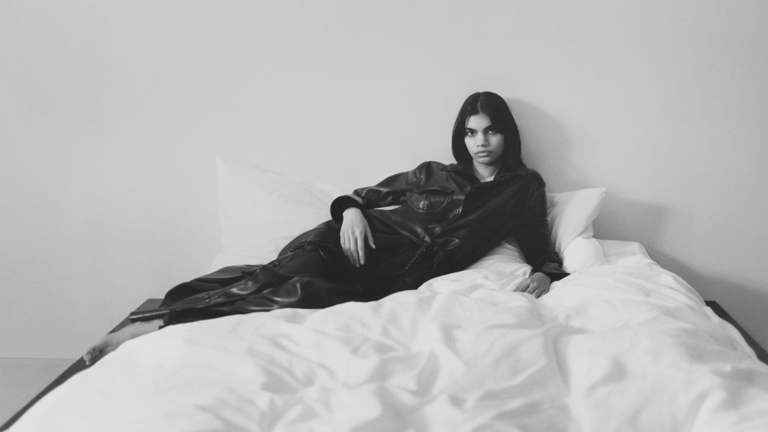 Produzione creativa per la campagna FW23 di Nanushka.
